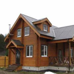 Невеликі дерев'яні будинки