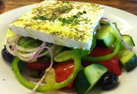 Грецький салат: інгредієнти, історія, цікаві факти